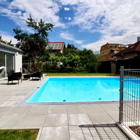 Maureen Lovely 2 Bedroom Unit With Community Pool Vienna Exterior photo