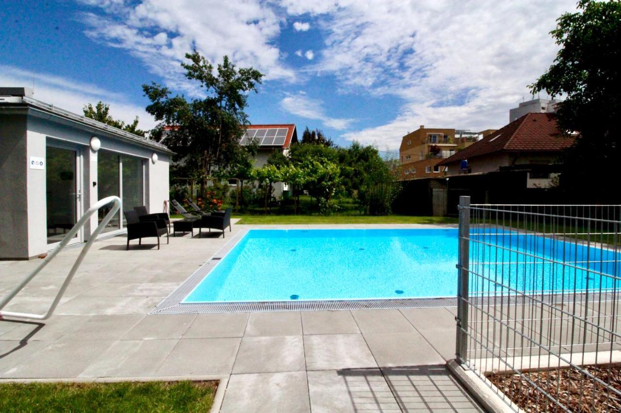 Maureen Lovely 2 Bedroom Unit With Community Pool Vienna Exterior photo